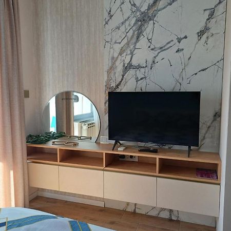 Apartment Centrum - Free Private Parking Novi Sad Eksteriør billede