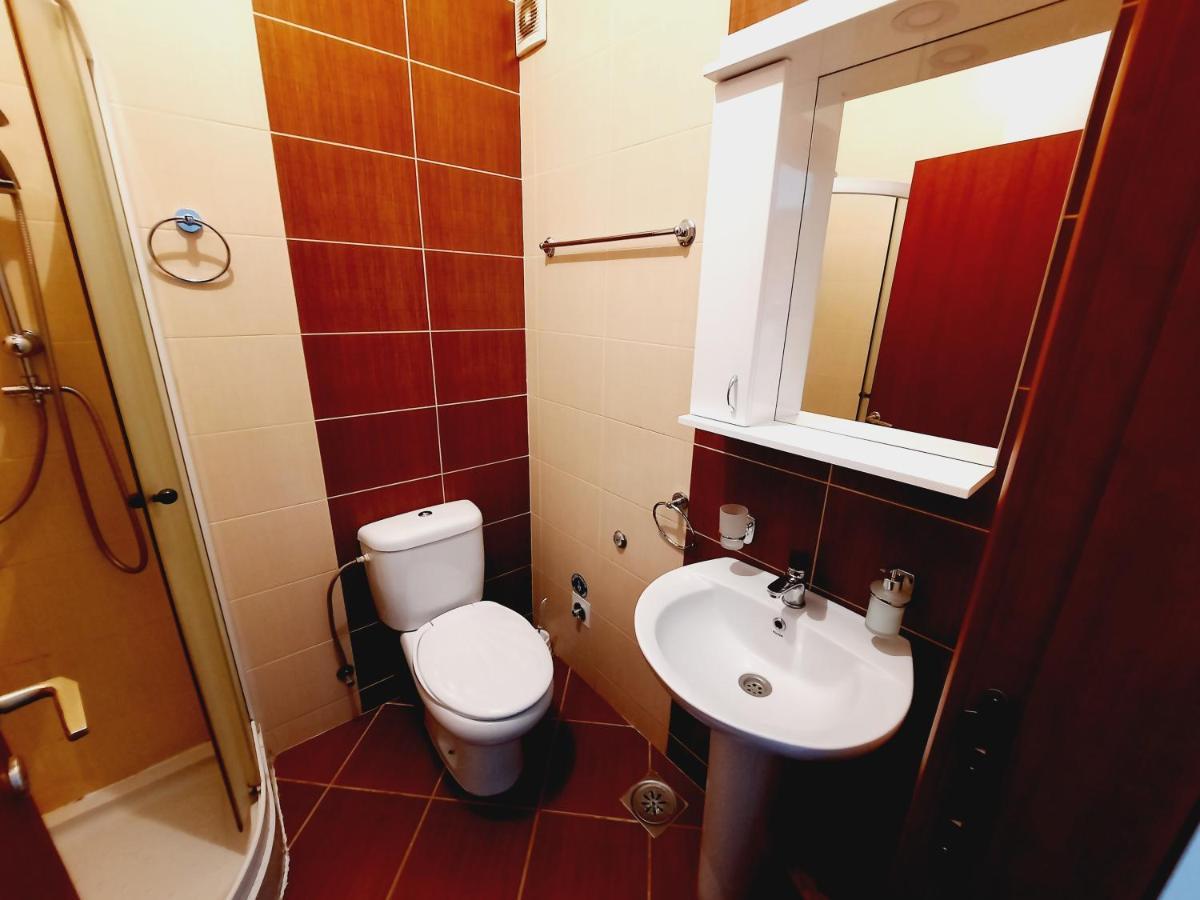 Apartment Centrum - Free Private Parking Novi Sad Eksteriør billede