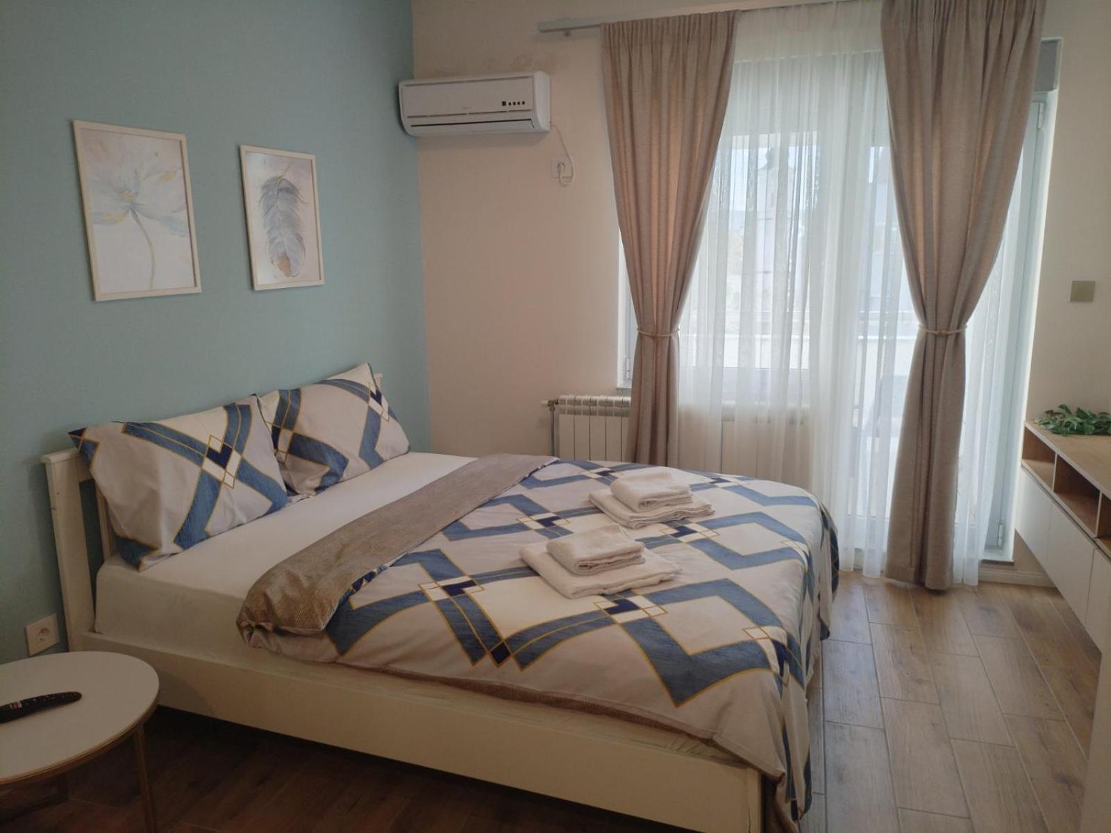 Apartment Centrum - Free Private Parking Novi Sad Eksteriør billede