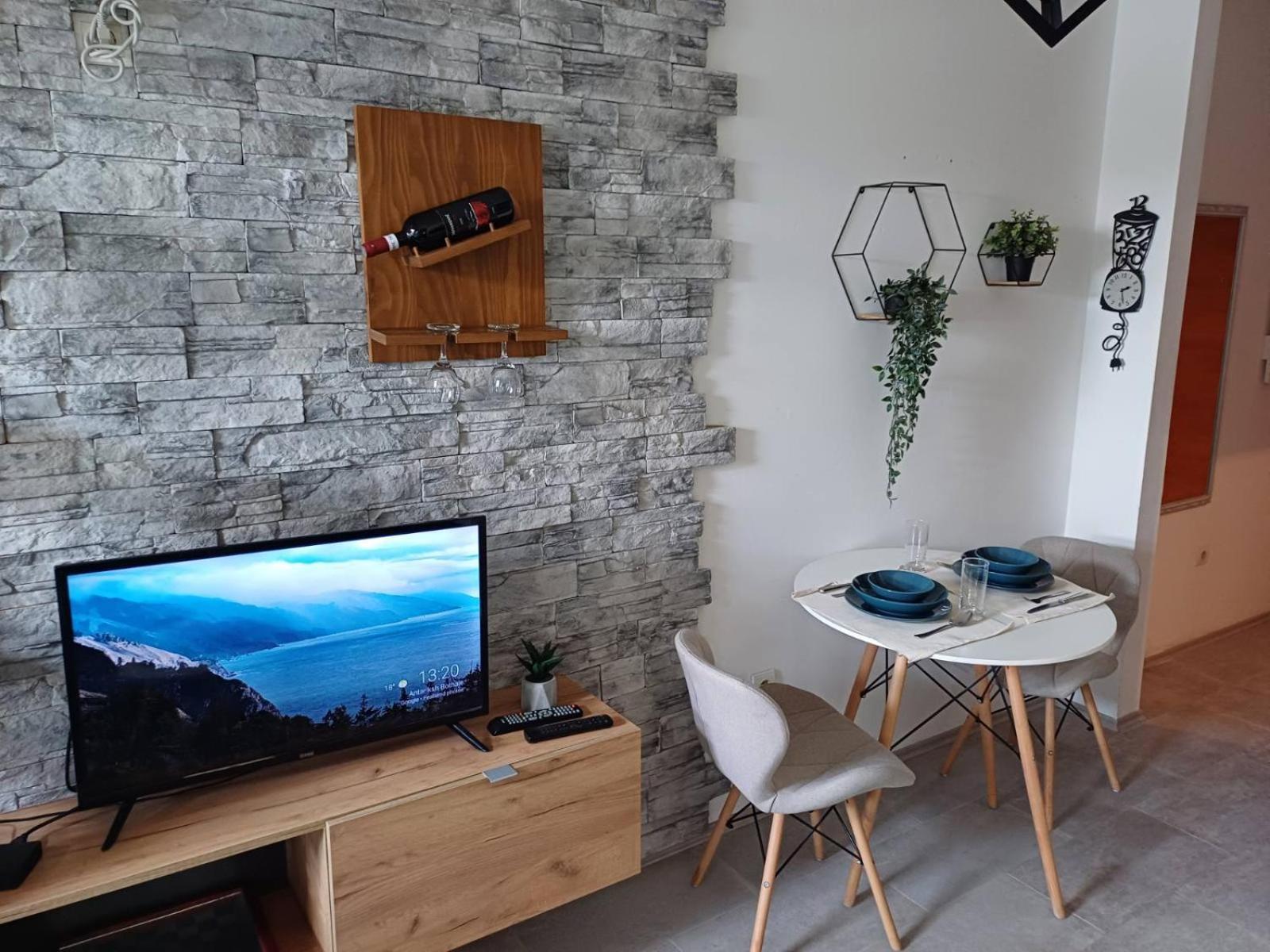 Apartment Centrum - Free Private Parking Novi Sad Eksteriør billede