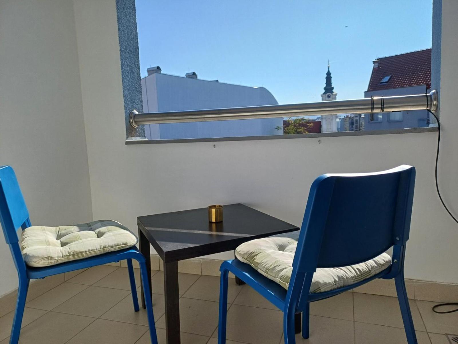 Apartment Centrum - Free Private Parking Novi Sad Eksteriør billede